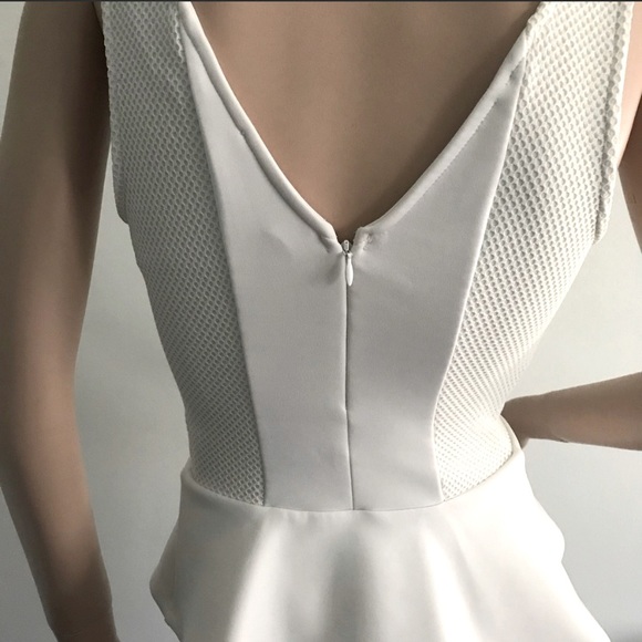 Guess White Peplum Top Size Small - Picture 2 of 6